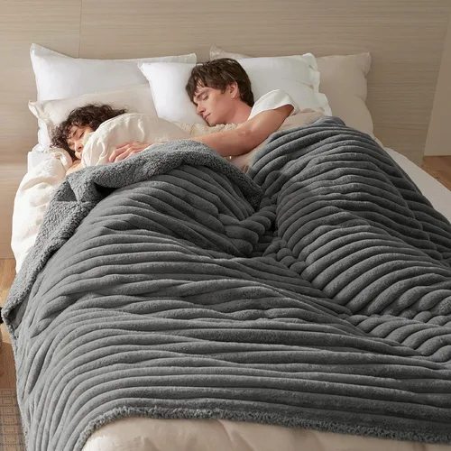 Vista 7 de Bedsure ComfyFleece® Waterproof Blanket for Bed, Twin（60"x80"） Warm Grey Gris cálido