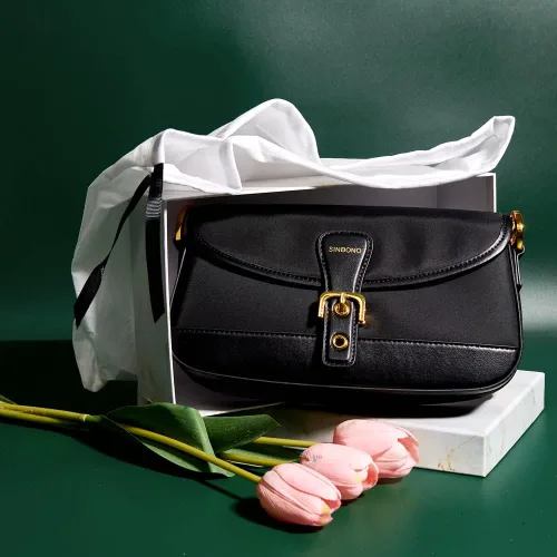 Vista 2 de SINBONO Monederos pequeños para mujer, bolso de hombro clásico de cuero vegano con correa ajustable