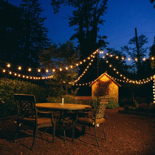 Vista 4 de 100 foot Globe Patio String Lights – Set de 100 G40 bombillas transparentes