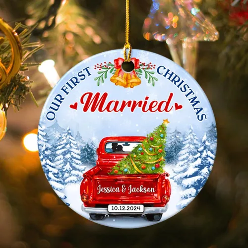 Vista 4 de Adorno personalizado de primera Navidad para casados 2024 – Regalos de recuerdo de boda para parejas, recién casados, Mr Mrs colgante, adornos