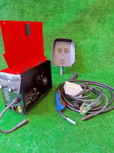 Vista 3 de Soldador tres funciones mini conector europeo MIG WT-250 Lincoln Electric