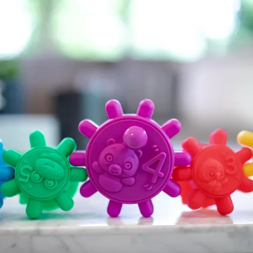 Vista 9 de Baby Einstein Gears of Discovery - Juguetes sensoriales con ventosa para baño, juego en el suelo, viajes y más, 5 unidades, multicolor, sin BPA, más