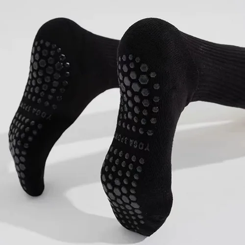Vista 4 de JUCHYDii Calcetines de yoga con empuñaduras para mujer, calcetines antideslizantes de agarre largo para pilates, barras, entrenamientos y hospital
