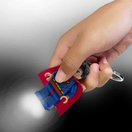 Vista 2 de LEGO DC Superman - Llavero de luz y etiqueta para bolsa