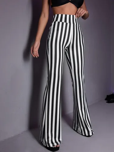 Vista 4 de WDIRARA Pantalones largos de pierna acampanada con estampado floral y cintura alta para mujer