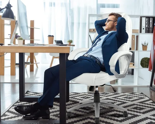Vista 8 de Silla de oficina, diseño ergonómico moderno, respaldo alto, piel sintética, 250 libras resistente, silla de escritorio giratoria con soporte lumbar