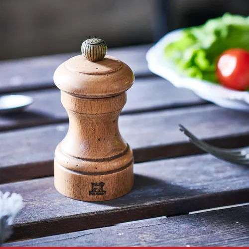 Vista 4 de Peugeot 30933 Bistro Antique Distressed Beechwood 4 inch Pepper Mill