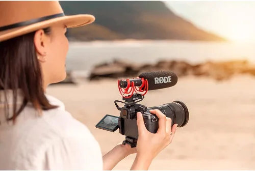 Vista 4 de Rode VideoMic NTG Micrófono de escopeta para montaje en cámara, Negro
