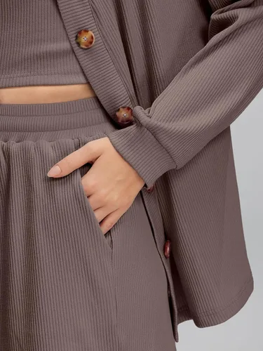 Vista 6 de AUTOMET Conjuntos de 3 piezas para mujer con tops cortos y cárdigan