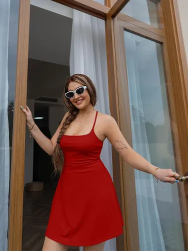 Vista 7 de HYZ Minivestido deportivo casual con cuello redondo y tirantes delgados para mujer con pantalones cortos
