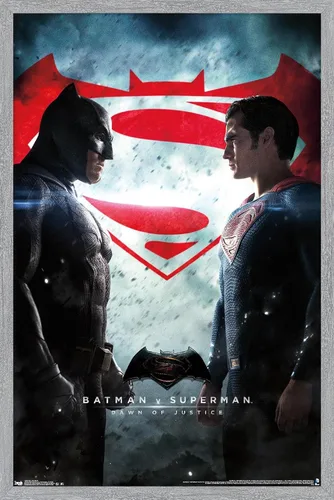 Vista 8 de Trends International DC Comics Movie - Batman v Superman - Póster de pared de una hoja, 14.725 x 22.375 pulgadas, versión enmarcada de madera