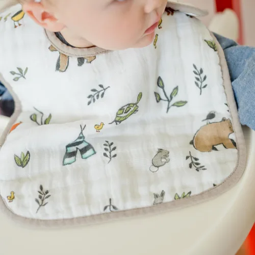 Vista 7 de Little Unicorn Paquete de 3 baberos clásicos de alta calidad, ajustables a medida que crece el bebé, tela suave en la piel, ideal para los que comen