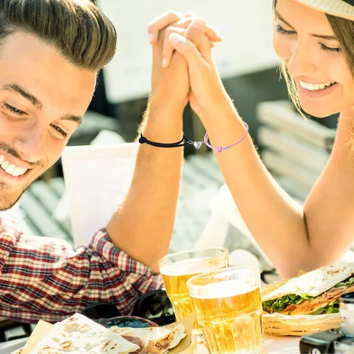 Vista 5 de Dlihc 2 pulseras para parejas para mujeres y hombres, pulseras de corazón para parejas, pulseras a juego para mejor amigo, novio y novia