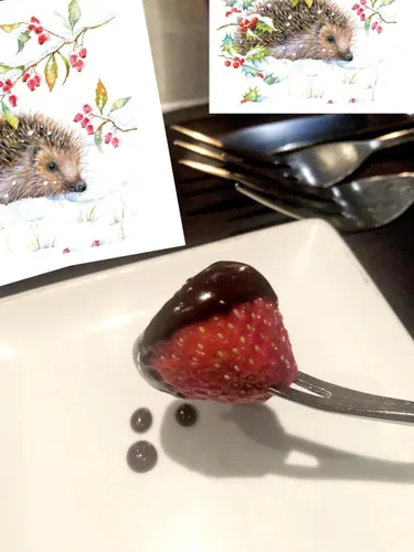 Vista 6 de Servilletas de papel de erizo de 20 unidades de 13 x 13 pulgadas para decoupage con diseños de animales y acebos