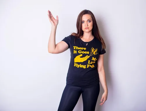 Vista 3 de Camiseta sarcástica divertida para mujer con texto en inglés There Goes My Last Flying F*ck