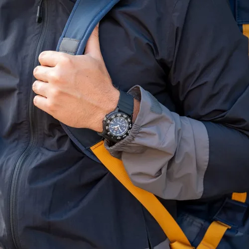 Vista 8 de Luminox FPX.3000.21H.2.K - Correa de reloj de 0.827 in, correa de repuesto de goma negra con hebilla de acero inoxidable para 3000 3001, negro/gris