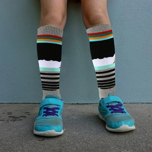 Vista 4 de HGRTYXS Calcetines de esquí para niños, calcetines de snowboard cálidos y gruesos para invierno, calcetines térmicos para niños y niñas, esquí