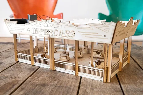 Vista 7 de Coasterdynamix Kit de modelos de madera de autos de parachoques 3D, kit de rompecabezas de construcción motorizado eléctrico para adultos y niños