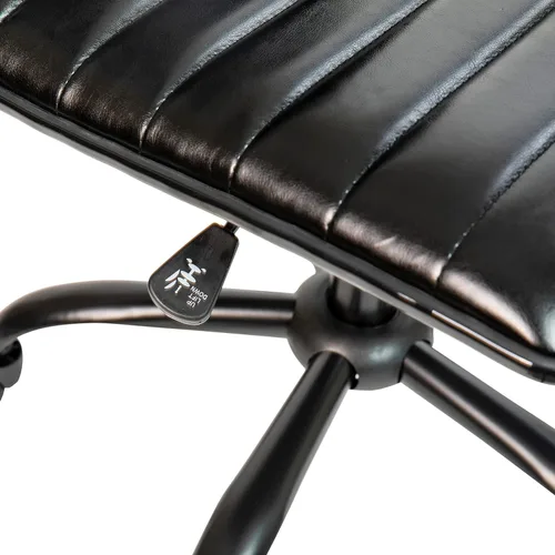 Vista 10 de Flash Furniture - Silla de oficina, vinilo negro, estructura negra, sin reposabrazos, asiento y respaldo acanalados, diseño de respaldo bajo