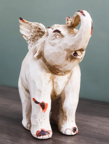 Vista 5 de Ebros Gift Fantástico elefante alado de ángel con tronco hacia arriba, escultura de madera sintética, figura de resina tallada en madera sintética