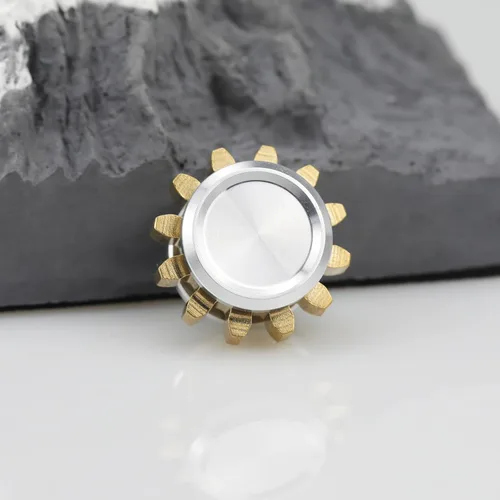 Vista 5 de Fidget Spinner de metal para adultos, pequeños juguetes de mano pequeños, bloques de engranaje de cobre, giroscopio de dedos extensible, rodamiento