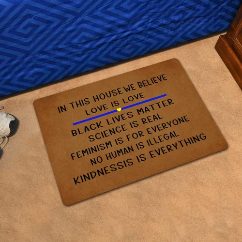 Vista 3 de in This House We Believe - Felpudos divertidos de goma antideslizante, tapetes personalizados para decoración del hogar para uso en exteriores e