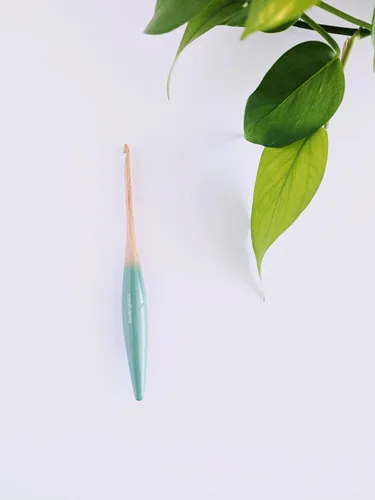Vista 5 de mindfulknits Gancho ergonómico de madera de haya de alta calidad, tamaño 7 de EE. UU., 4.5mm - 5.9 in de longitud, gancho de ganchillo de madera