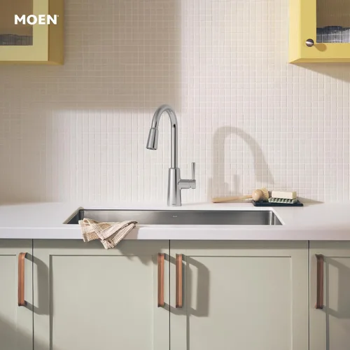 Vista 9 de Moen Riley - Grifo de cocina cromado de una sola manija con sistema de extracción que incluye Power Boost para una limpieza más rápida y sistema