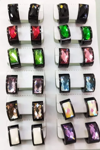 Vista 2 de Aretes de aro de acero inoxidable con cristal multicolor negro para hombres y mujeres
