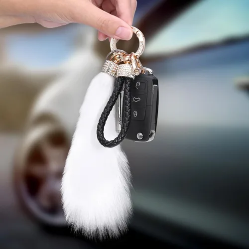 Vista 6 de AMIR Llavero de cuero de microfibra, llavero esponjoso, llavero para llaves de coche con 4 llaveros y 2 anillos en D antipérdida, #4-Llavero
