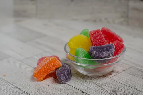 Vista 4 de Howe Rebanada de fruta, bolsa de caramelos de gomitas de 22 onzas
