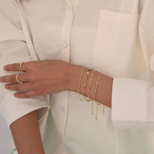 Vista 3 de ASCOMY Pulsera para mujer, pulseras de oro para niñas, delicadas pulseras de espiga con clip de papel, juego de pulseras de cadena de cuerda en capas