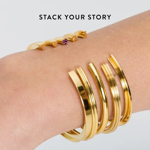 Vista 5 de Stella Valle Paw Print Bracelet - 18K Gold and Rhodium Plated Brass Cuff Bracelet in the Shape of a Paw Print