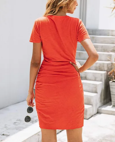 Vista 3 de BTFBM Vestidos cortos para mujeres, estilo casual de cuello en V, manga corta, vestido entallado y fruncido con botones, de verano