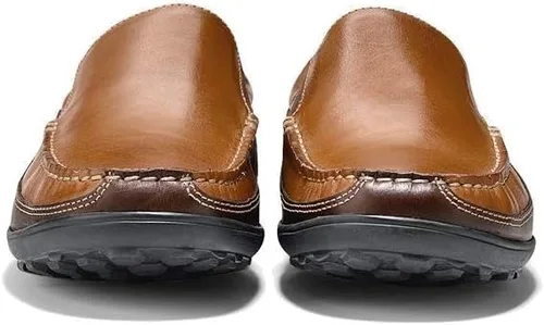 Vista 3 de Cole Haan Mocasín veneciano Tucker para hombre, Marrón