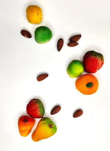 Vista 3 de Bergen Marzipan M-1 Surtido de frutas 8 onzas