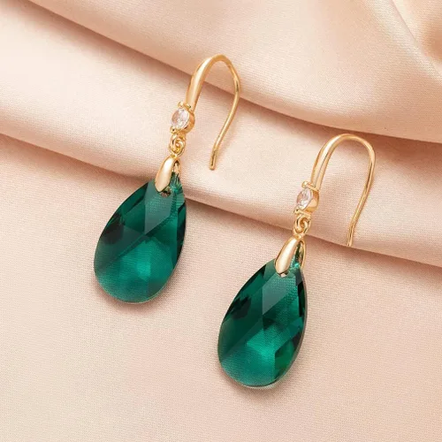 Vista 3 de Aretes colgantes de lágrima de cristal austriaco para mujer, chapados en oro de 14 quilates, aretes de gancho hipoalergénicos, regalos para mujeres