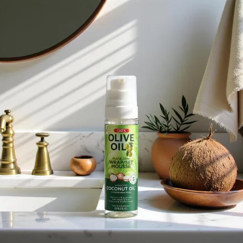 Vista 3 de ORS Set de envoltura de aceite de oliva Hold & Shine Mousse infundida con aceite de coco para un brillo reparador, 7 onzas
