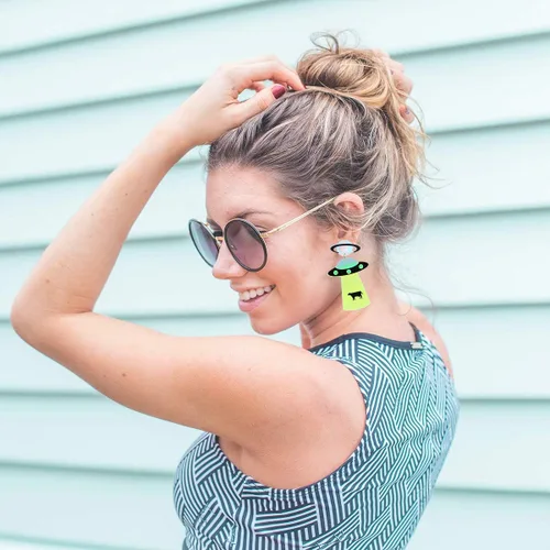Vista 6 de FENICAL Aretes de ovni exagerados de acrílico para mujeres niñas damas 1 par Acrílico