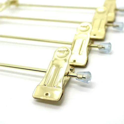 Vista 6 de Paquete de 30 perchas de metal dorado de 13.7 pulgadas con gancho giratorio