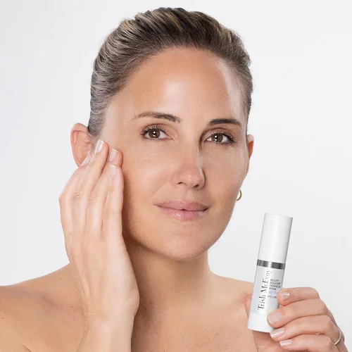 Vista 4 de Trish McEvoy Crema de ojos con retinol para mujer