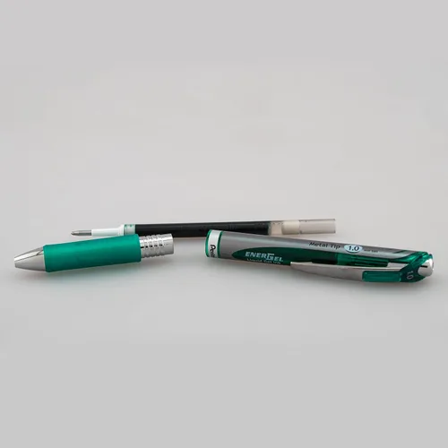 Vista 37 de Pentel EnerGel RTX - Bolígrafo de gel líquido retráctil, línea mediana, punta de metal, tinta de colores surtidos, paquete de 4 unidades (BL77BP4M)
