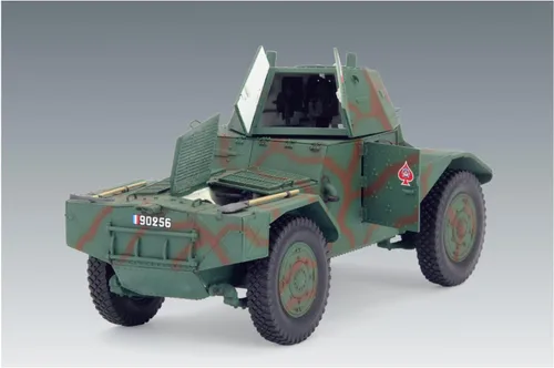 Vista 2 de ICM Modelos Panhard 178 AMD-35 WWII Kit de modelos blindados franceses