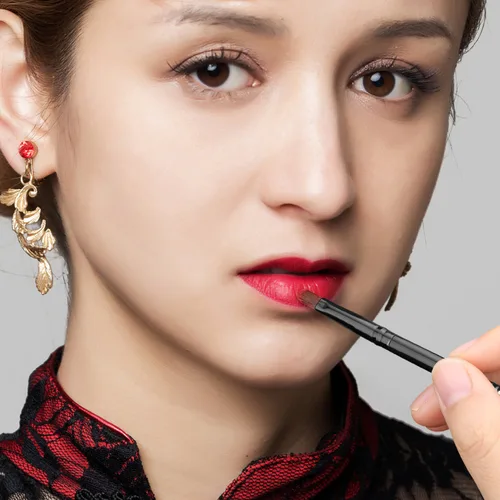 Vista 9 de Luxspire Pinceles corrector de labios 2 piezas, pinceles de brillo de lápiz labial, aplicadores de sombra de ojos, delineador de labios, brochas