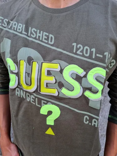 Vista 4 de GUESS Camiseta de manga larga con apliques y logotipo bordado para niño