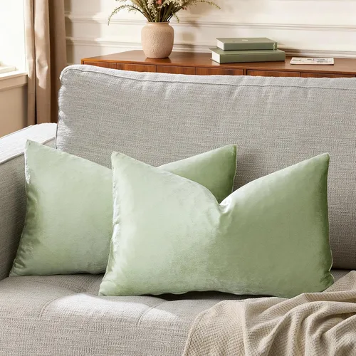 Vista 82 de GIGIZAZA Juego de 2 fundas de almohada doradas de terciopelo de 20 x 20 pulgadas para sofá Almohadas para sofá, tela texturizada suave de 9.88