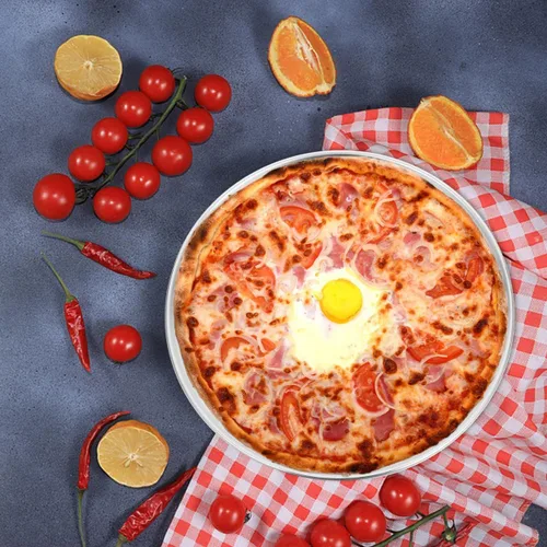Vista 2 de Zerodeko Bandeja de pizza de acero inoxidable, bandeja redonda perforada para pizza, bandeja para hornear pizza, bandeja para servir pizza
