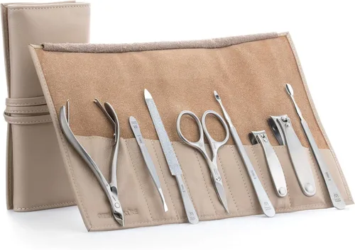 Vista 11 de GERMANIKURE Set de manicura de 8 piezas en estuche de cuero - FINOX herramientas de acero inoxidable hechas a mano en Solingen Alemania - Cuidado