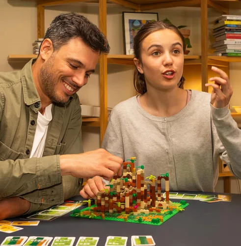 Vista 7 de Dotted Games Monkey Palace: Un Juego de Mesa de Lego - ¡Construye Tu Camino a la Victoria Ladrillo por Ladrillo! Divertido Juego Familiar