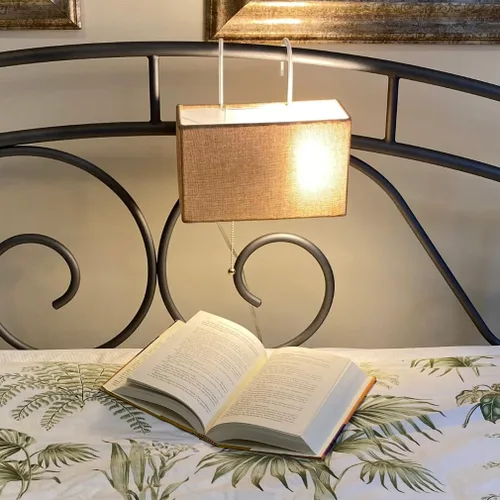 Vista 3 de Evelots Lámpara de lectura para cabecero de cama, lámpara de lectura suave para dormitorio con pantalla rectangular bronceada, 2 ganchos